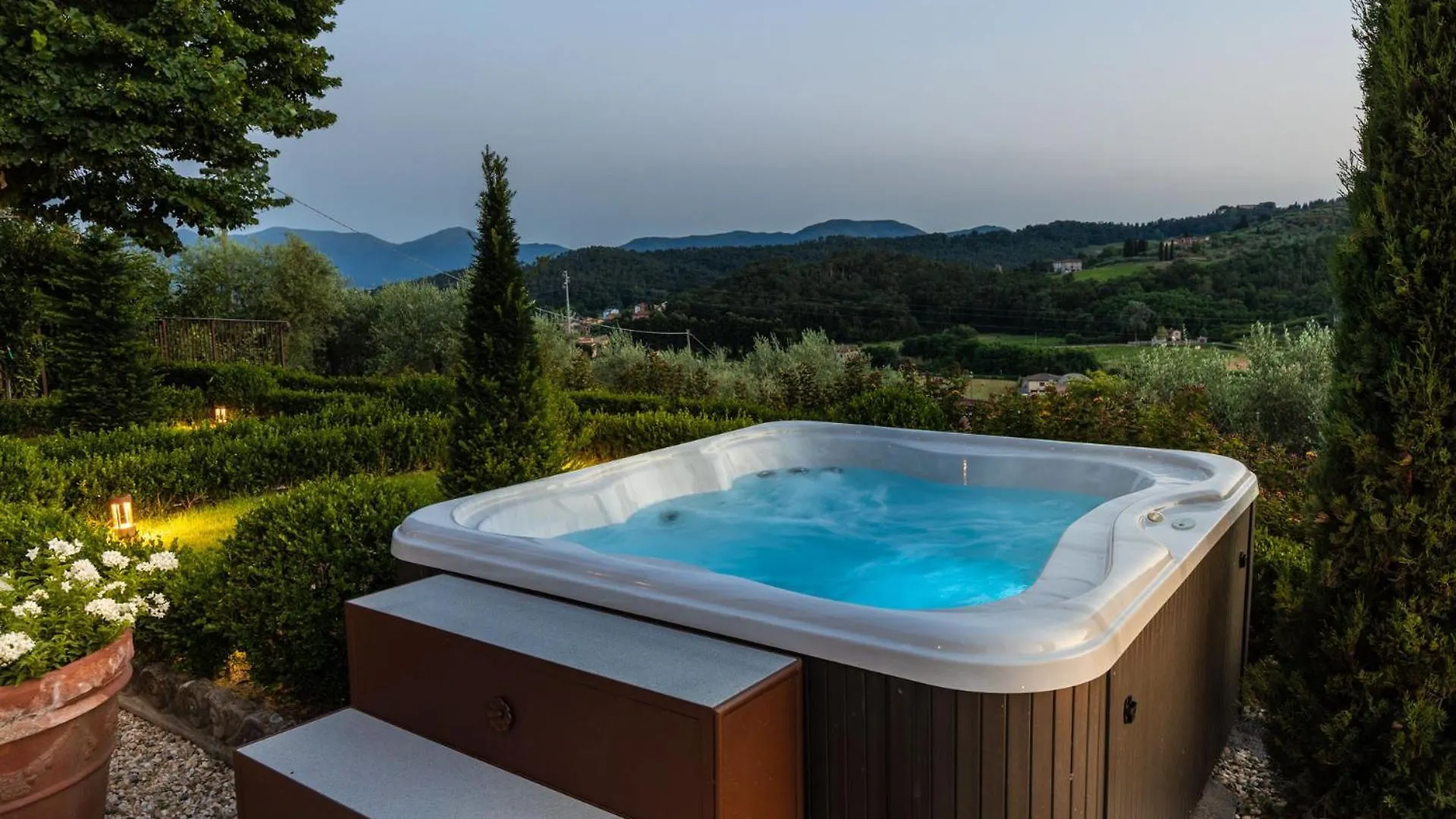 Villa Regina, 4 Bedrooms And A Luxury Style Villa Cappella