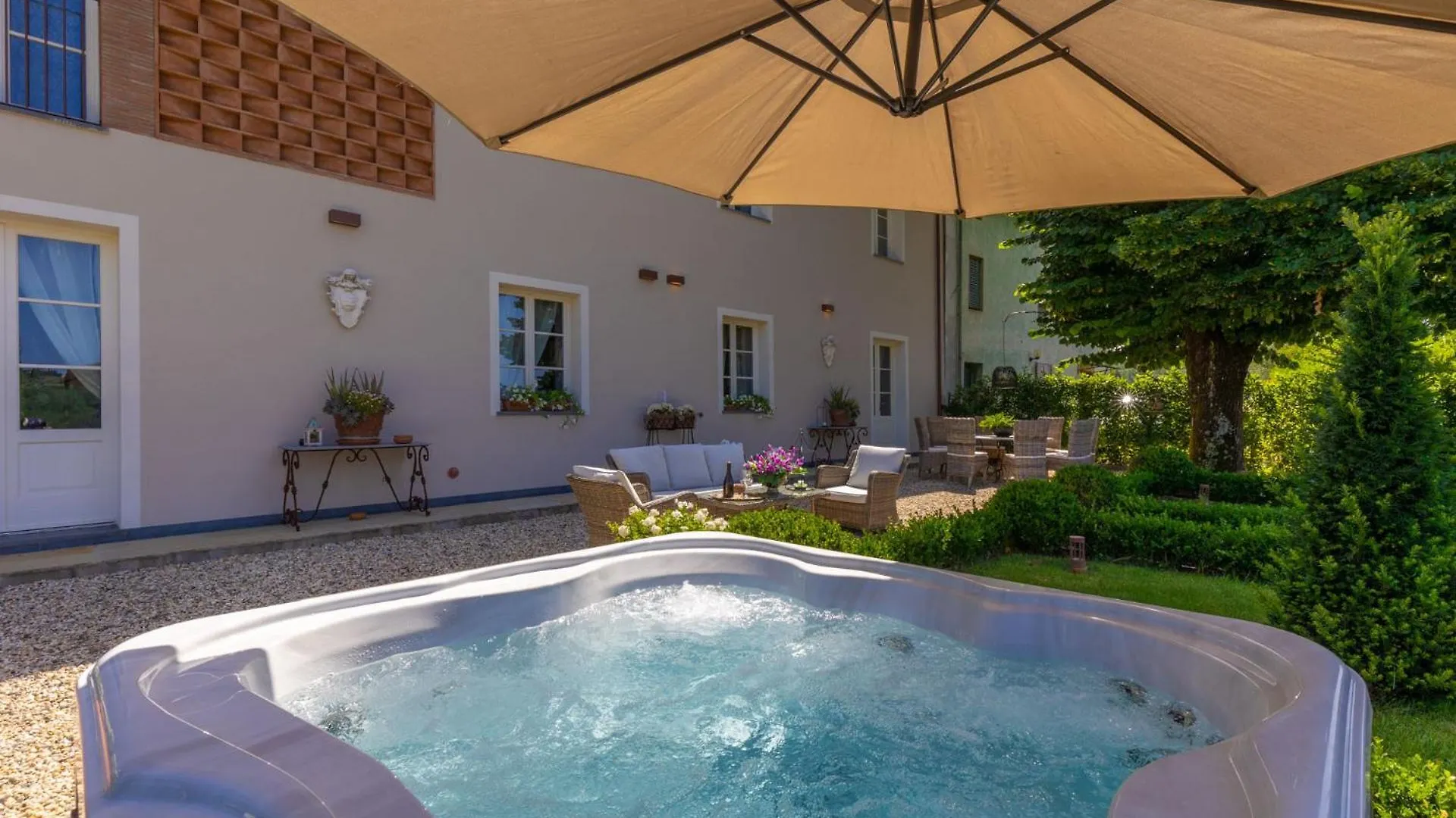 Villa Regina, 4 Bedrooms And A Luxury Style Villa Cappella Italy