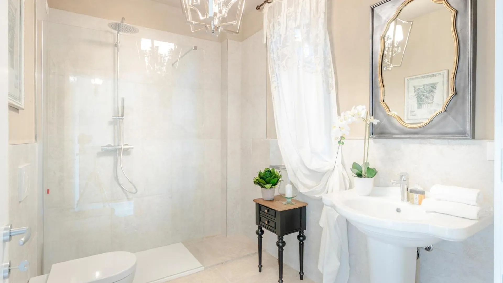 Villa Regina, 4 Bedrooms And A Luxury Style Villa Cappella